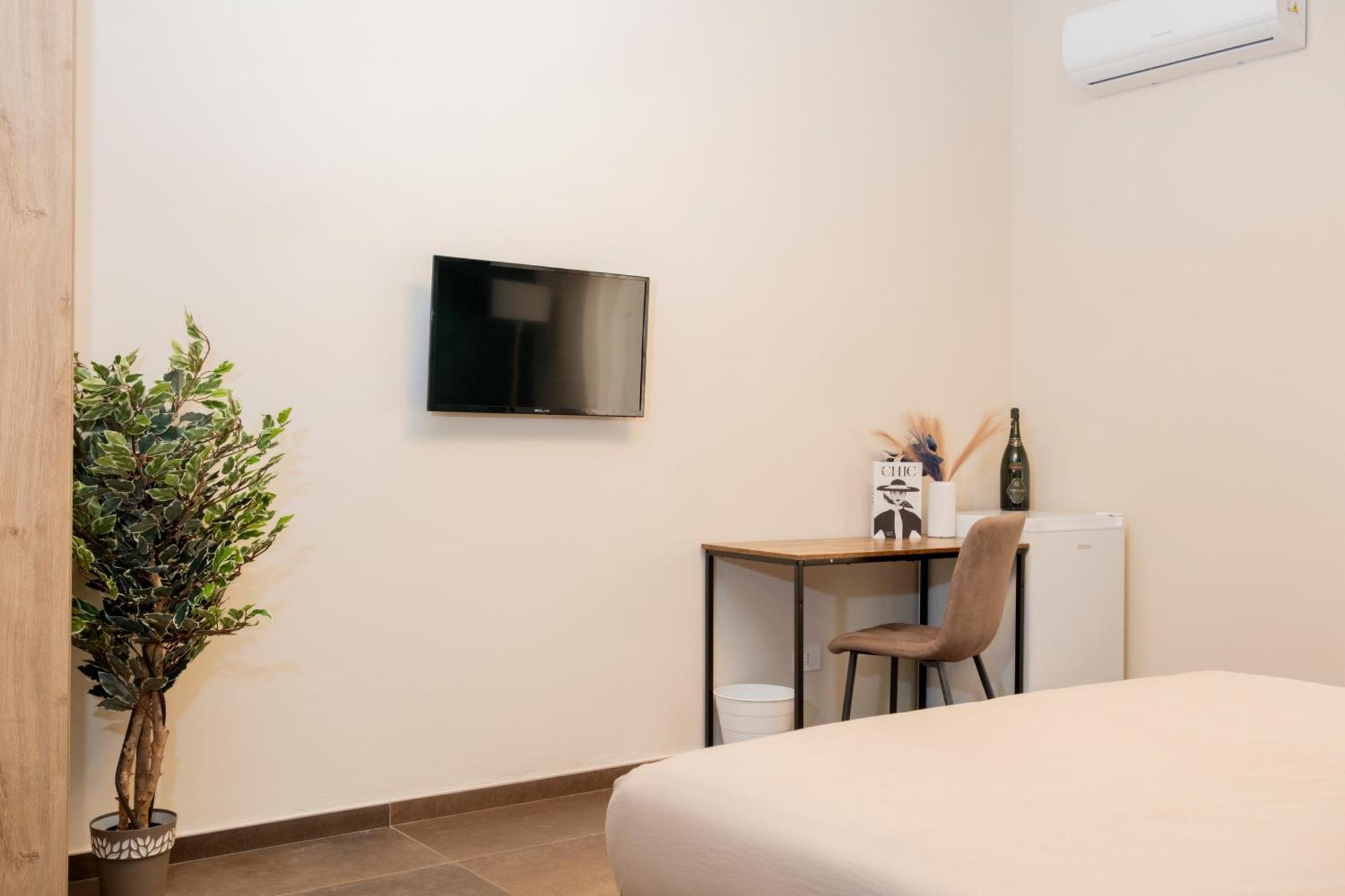 Russ0 Rooms 카탄차로 외부 사진